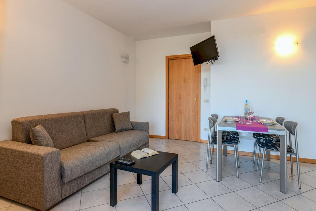 6 Happiness Apartment Toscolano Maderno Luaran gambar