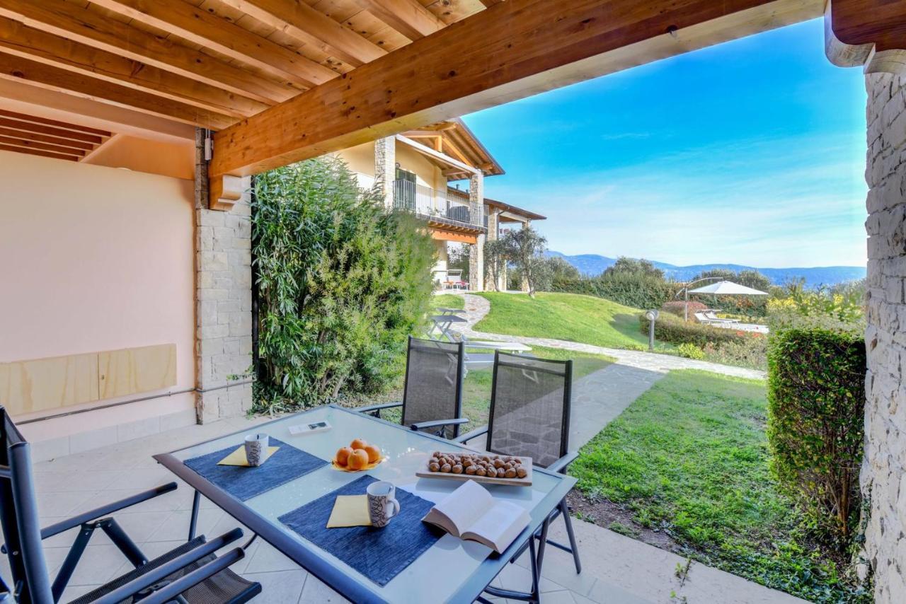 6 Happiness Apartment Toscolano Maderno Luaran gambar