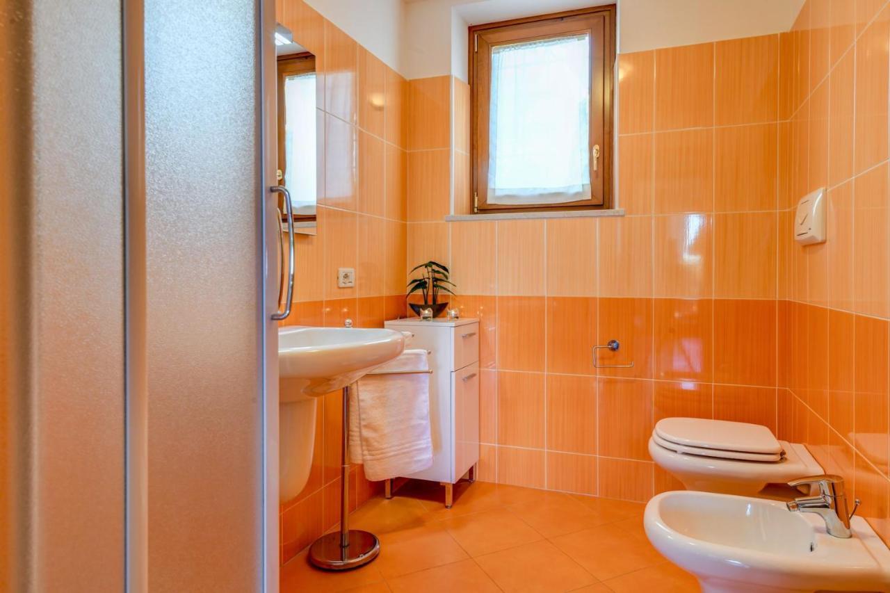 6 Happiness Apartment Toscolano Maderno Luaran gambar